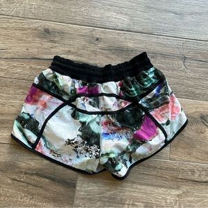 Lululemon Tracker 4” Shorts size 10